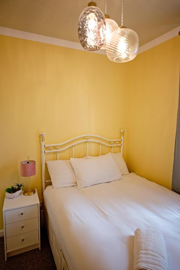 Cosy One Bedroom Flat In City Center เอดินบะระ ภายนอก รูปภาพ
